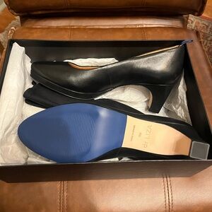 dr Liza black pumps size 8